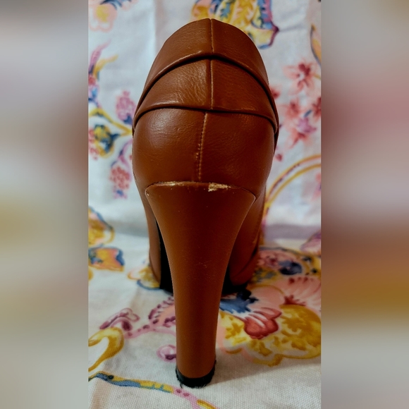 Lena Luisa Camel Heeled Zipper Bootie, Size 6 - Picture 4 of 9